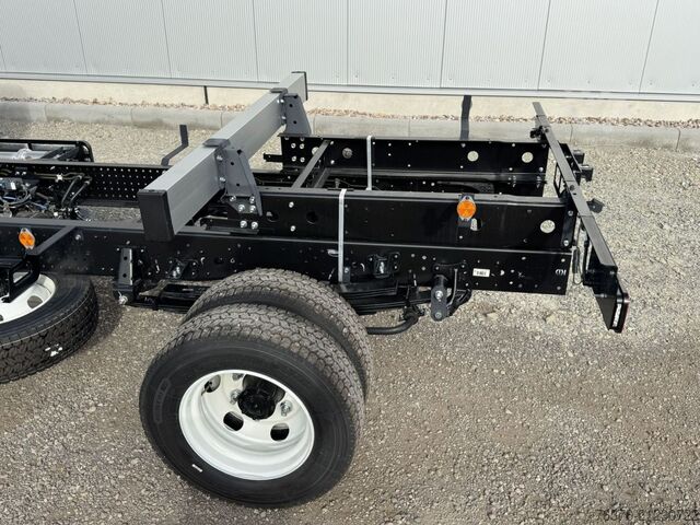 Annan ISUZU M30 M DOKA 7-Sitzer  5.2 l 190 PS Radst. 4.475