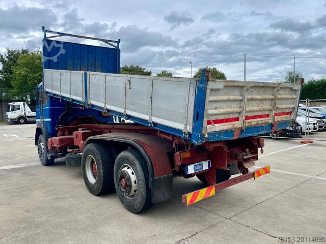 Kiepwagen Iveco 190-38 6X2 TRILATERALE