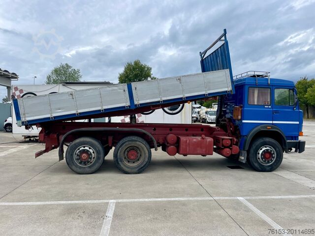 Kiepwagen Iveco 190-38 6X2 TRILATERALE