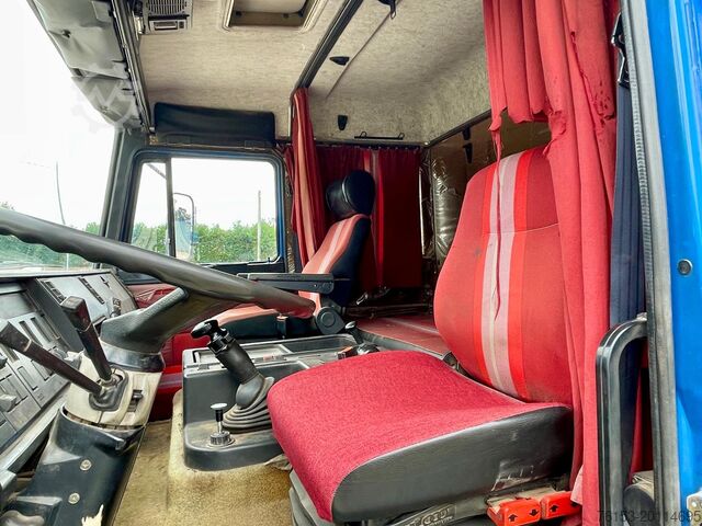 Kiepwagen Iveco 190-38 6X2 TRILATERALE