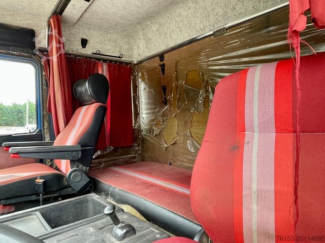 Kiepwagen Iveco 190-38 6X2 TRILATERALE