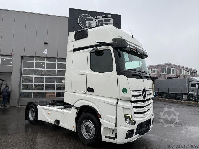Standard tractor unit Mercedes-Benz Actros 18.45 GIGA SPACE