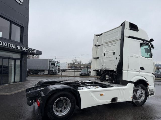 Standard tractor unit Mercedes-Benz Actros 18.45 GIGA SPACE