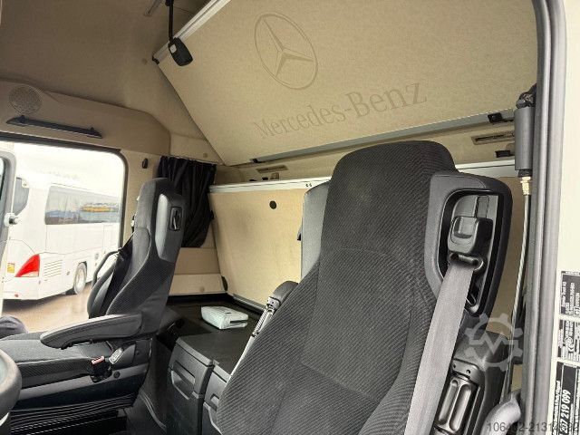 Standard tractor unit Mercedes-Benz Actros 18.45 GIGA SPACE