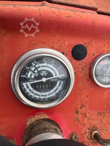 Klassieke tractor Massey Ferguson 140