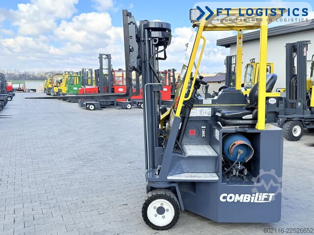 Fyrvägstruck Combilift CB2500 GAS TRIPLEX 4900 FORK POSITIONER