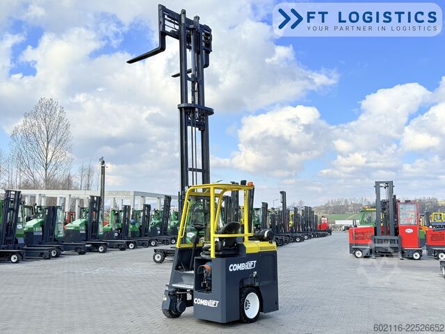 Fyrvägstruck Combilift CB2500 GAS TRIPLEX 4900 FORK POSITIONER