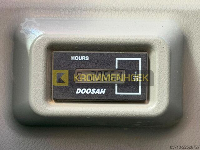 Guseničarski bager Doosan DX 140 LCR-5