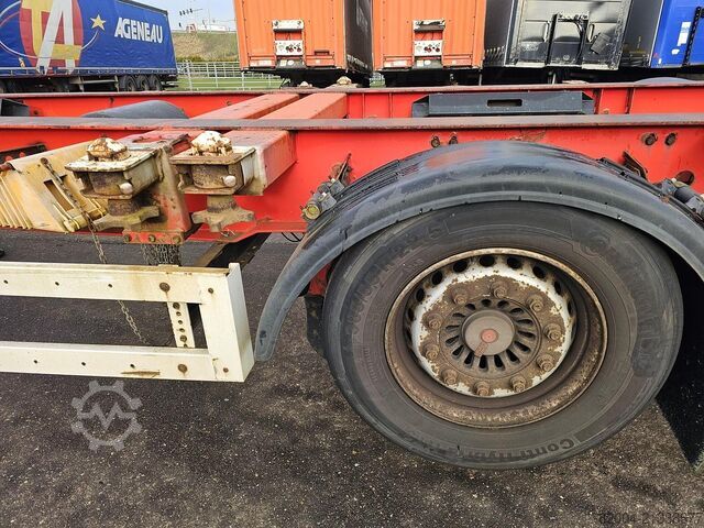 Transport af containere KRONE SD 27/ FIXED CHASSIS/ SAF DISC. 40 FT /2 X 20 F...