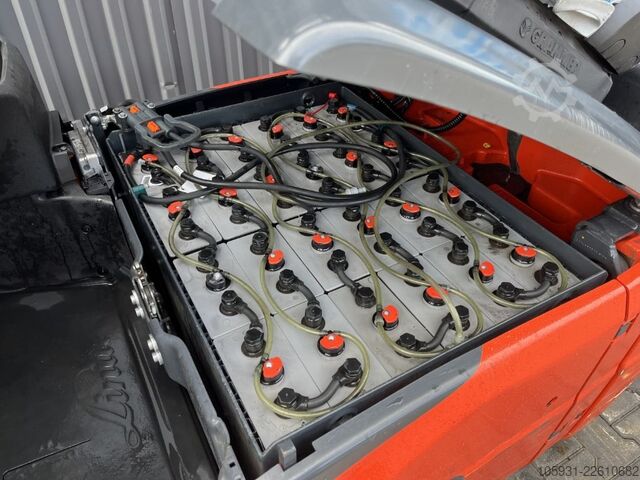 Empilhador eléctrico de 3 rodas Linde E16-02