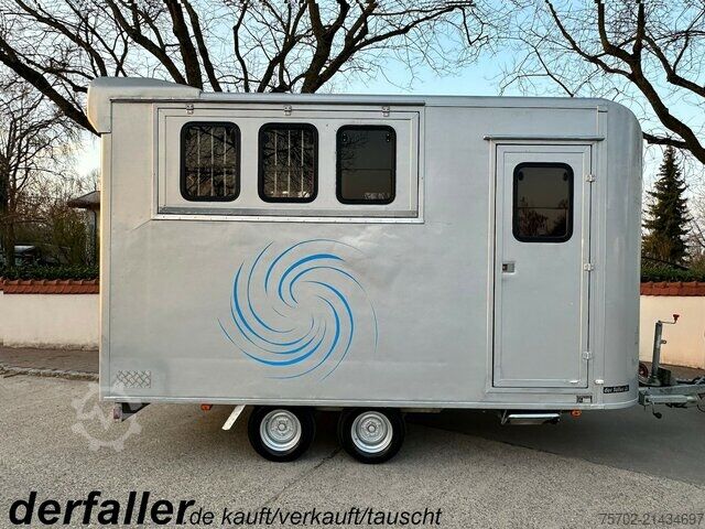 Furgon  Steinsberger 3-Pferdeanhänger