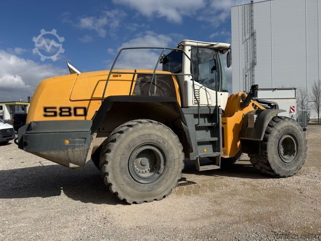 Chargeuse sur pneus LIEBHERR L580 Radlader