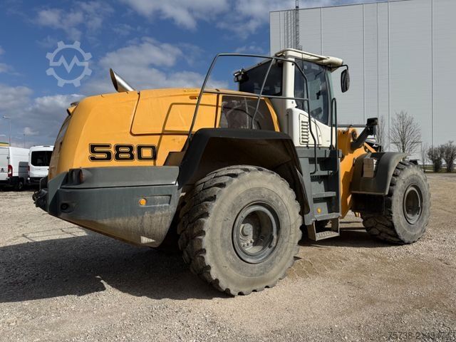 Chargeuse sur pneus LIEBHERR L580 Radlader