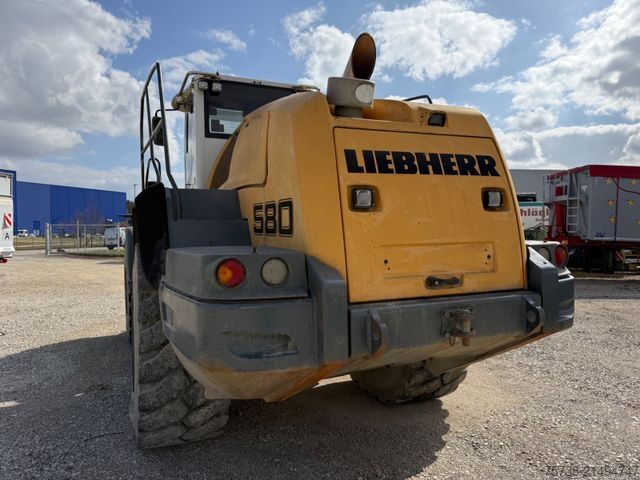 Chargeuse sur pneus LIEBHERR L580 Radlader