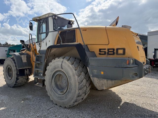 Chargeuse sur pneus LIEBHERR L580 Radlader