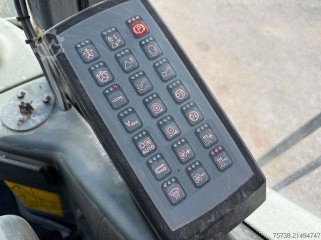 Chargeuse sur pneus LIEBHERR L580 Radlader