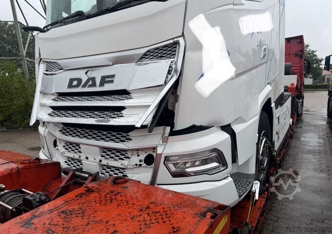 Standard dragbil DAF XG + 480 FT beschädigt / damaged