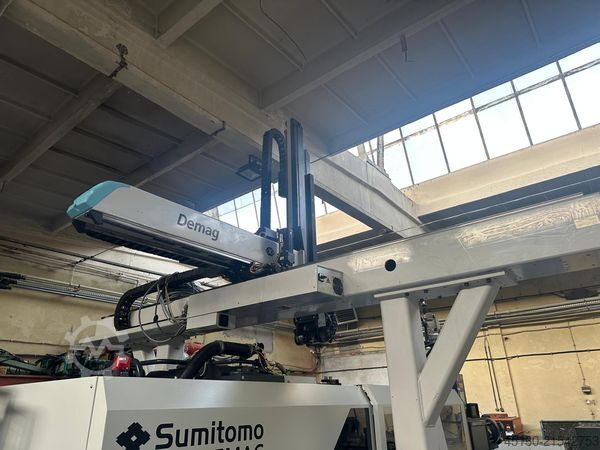 Máquina de moldagem por injeção Sumitomo Demag Demag Systec 350/720-2300