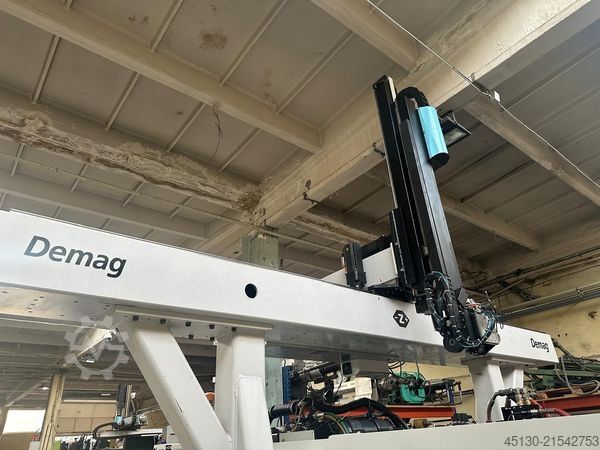 Máquina de moldagem por injeção Sumitomo Demag Demag Systec 350/720-2300