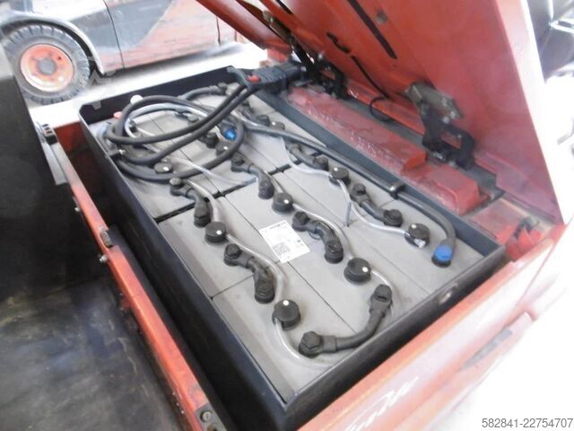 Carrello elevatore elettrico a 3 ruote LINDE E 15 Z-02