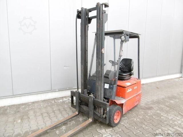 Carrello elevatore elettrico a 3 ruote LINDE E 15 Z-02