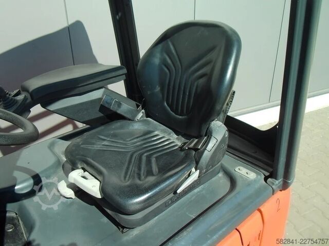 Carrello elevatore elettrico a 3 ruote LINDE E 15 - 01