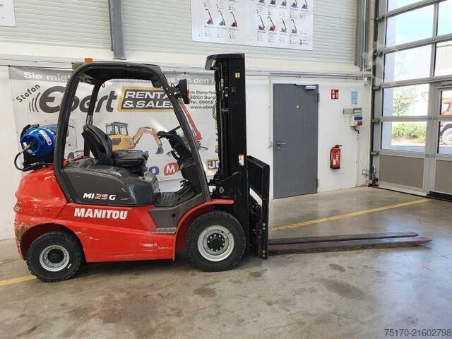 Forklift Manitou MI 25 G / Triplex: 4.70m / nur 1.976h! / SS