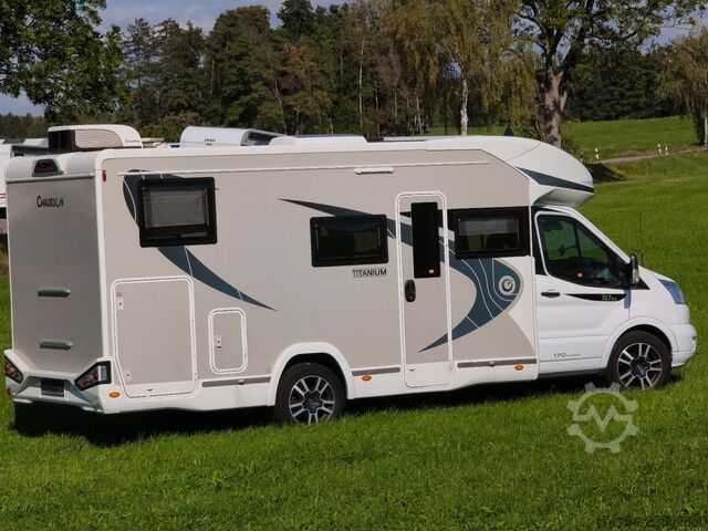 Half-integraal camper CHAUSSON titanium 767 GA Automatik, Hubbett und Längsbett