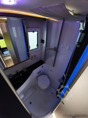 Half-integraal camper CHAUSSON titanium 767 GA Automatik, Hubbett und Längsbett