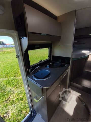Half-integraal camper CHAUSSON titanium 767 GA Automatik, Hubbett und Längsbett