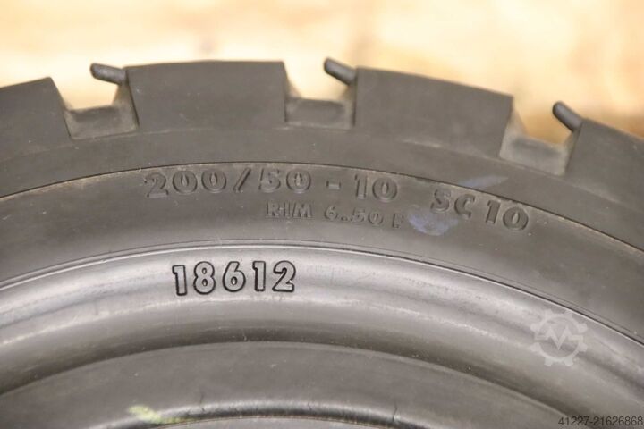 Solid rubber tires, 3 pieces Continental Mefro CSE-Robust 250/50-10  SC 10  RIM 6.50F