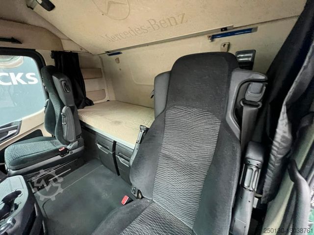 Samochód ciężarowy z plandeką typu platforma MERCEDES-BENZ Actros 1842 EU6Voll-Luft Retarder Jumbo