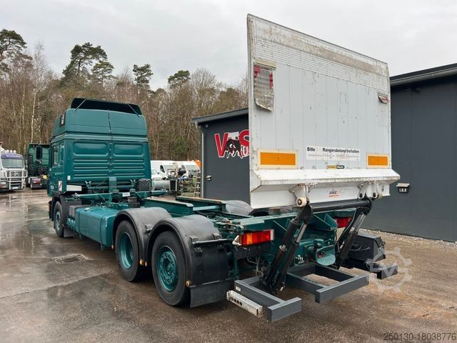 Değiştirilebilir kasalı kamyon MAN 25.372 BDF Unterflur mit Ladebordwand