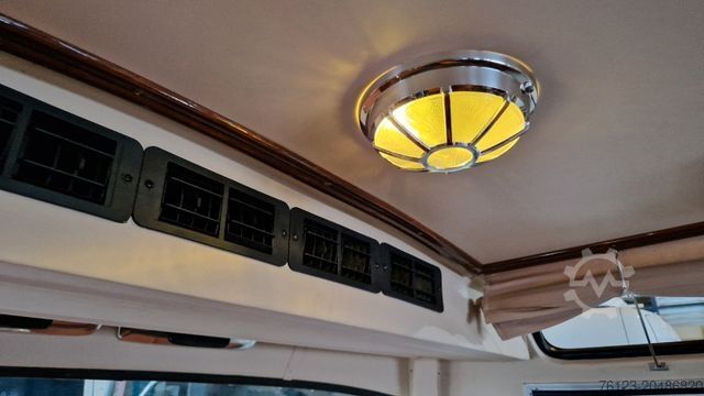 Microbuz MERCEDES-BENZ Vorgänger Sprinter O 319 Samba mit Faltdach AC