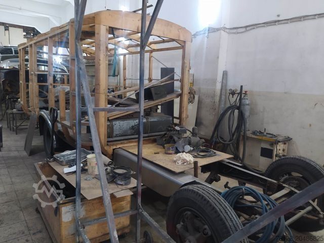 Microbuz  Berna Adler mit Frech Hoch Sissach Aufbau Cabrio