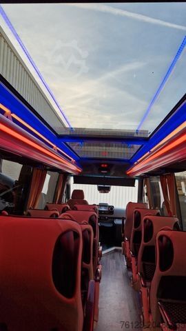 Microbuz MERCEDES-BENZ 519 und 517 Glasdach XXL  20 Sitze Stock