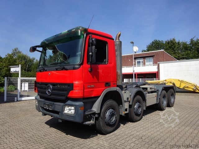 Kampós konténerszállító teherautó MERCEDES-BENZ 3246 Actros Abroller K45 8x4 Knickhacken