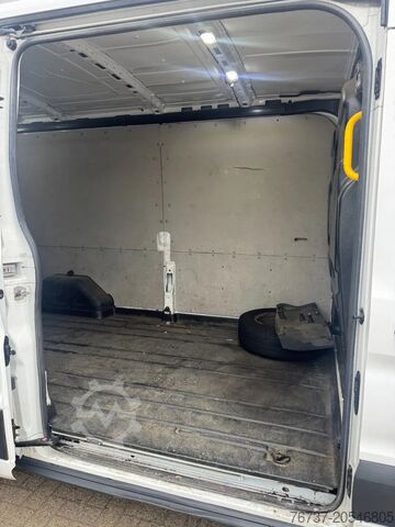 Box van Ford TRANSIT **EURO6-AC-1995CC**