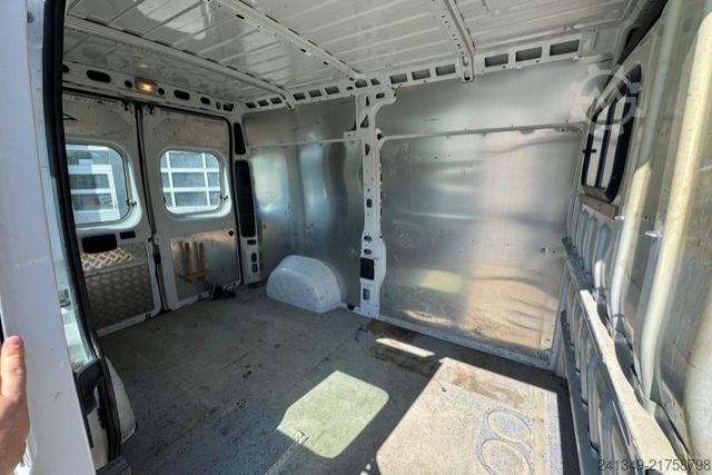 Skåpbil FIAT Ducato 3.0 Benzin