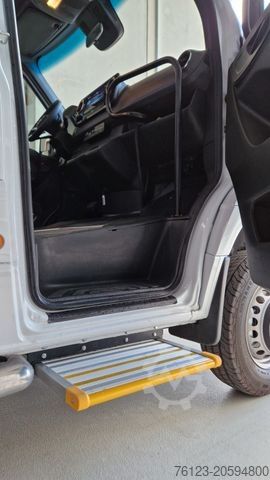 Minibus MERCEDES-BENZ 519 Allrad 4 x 4 Vorlauffahrzeug neue ADA