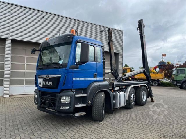 Skip truck MAN TG-S 26.470 6x2 BL Absetzkipper Hiab Multilift