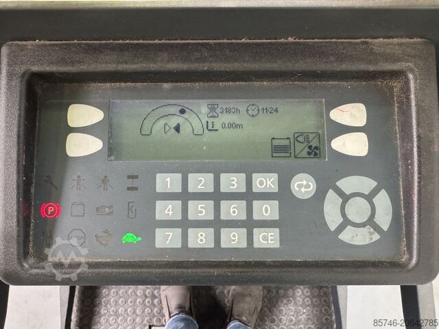 EKS 210 - Οδήγηση σε σιδηροτροχιές !! Καμπίνα 1000 χιλιοστά!! JUNGHEINRICH EKS 210 - Rail Guidance !! Cabin 1000 MM !!