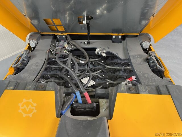 EKS 210 - Οδήγηση σε σιδηροτροχιές !! Καμπίνα 1000 χιλιοστά!! JUNGHEINRICH EKS 210 - Rail Guidance !! Cabin 1000 MM !!