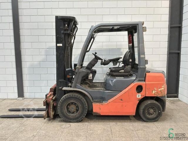 Gaffeltruck Toyota 02-8 FDF 25