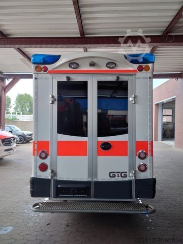 Samochód strażacki MERCEDES-BENZ RTW Tigis