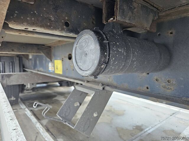 Przesuwne plandeki KRONE SD