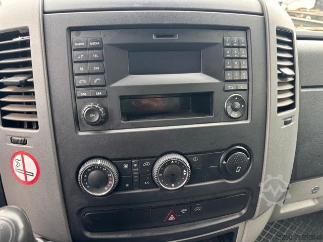 Pick-up bestelwagen MERCEDES-BENZ Sprinter 311 Pritsche / Plane