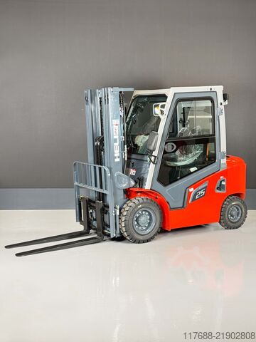Μπροστινός φορτωτής ντίζελ Heli CPCD25-G3- Diesel - KUBOTA - 2,5t 4,7m - Garantie
