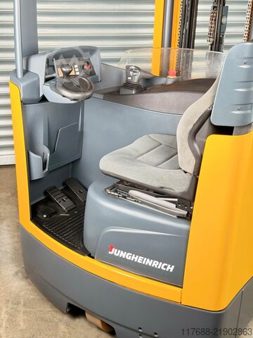 Reach truck Jungheinrich ETV 214 - Service Neu - Batteire 80% - Garantie