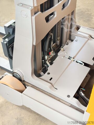 Reach truck Jungheinrich ETV 214 - Service Neu - Batteire 82% - Garantie